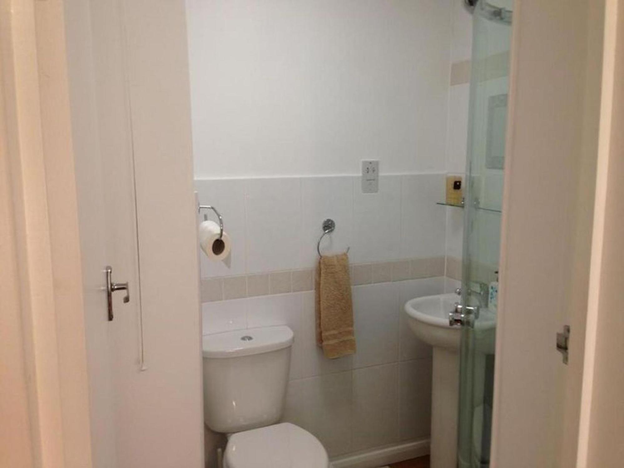 Room In Guest Room - Comfortable Family Room With Tv, Free Fast Wifi, Sleeps 4 With 1 Bunk Bed Hayes  Dış mekan fotoğraf